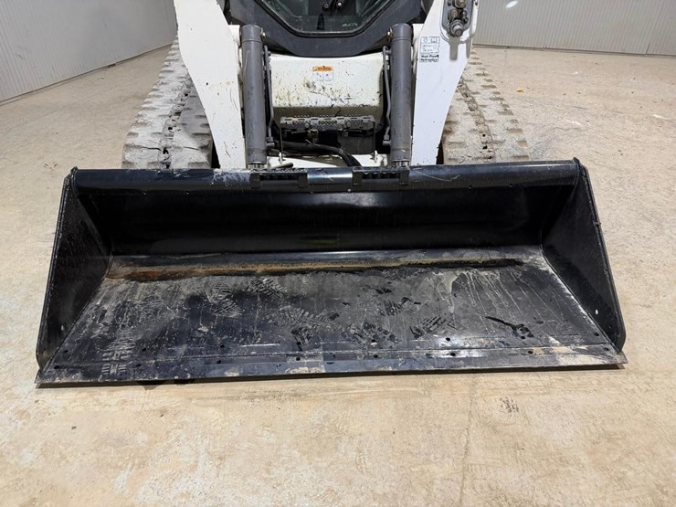 2016-bobcat-t870-image-37