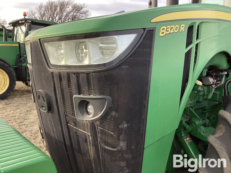 2015-john-deere-8320r-image-11