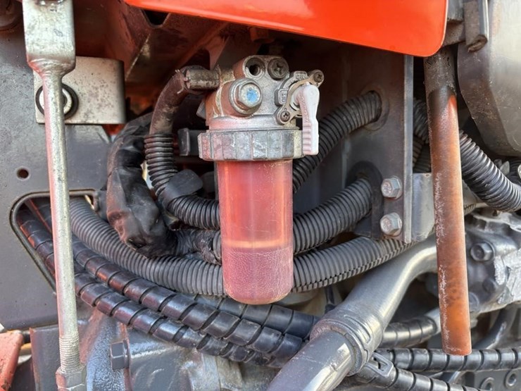 2017-kubota-l4701d-image-42