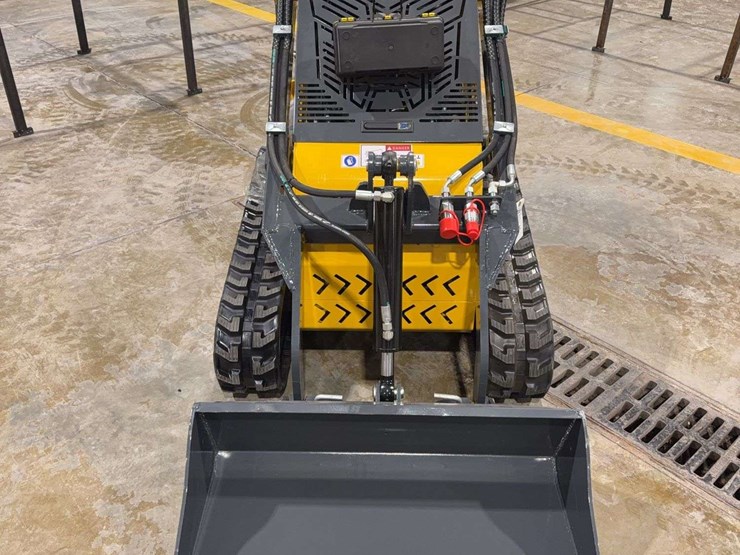 2025-sdlanch-sdll60-mini-skid-steer-image-8
