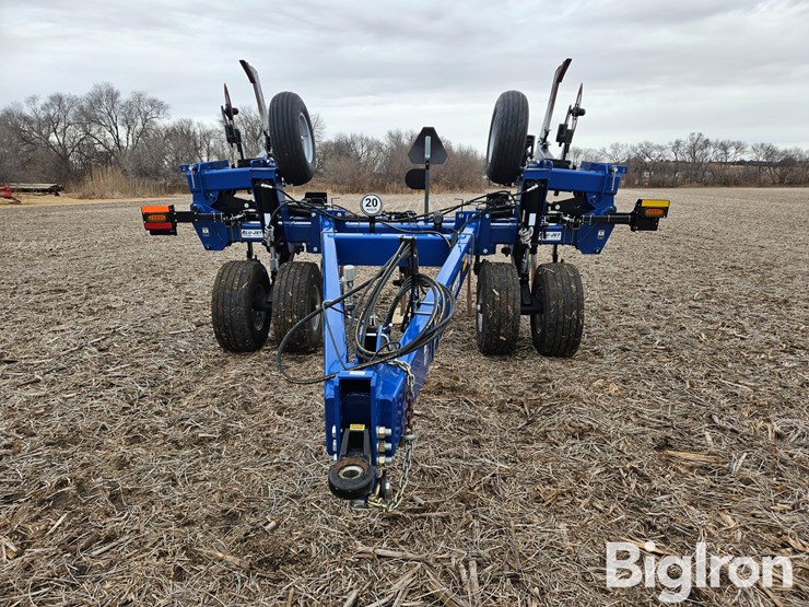 2024-blu-jet-sub-tiller-4-image-2