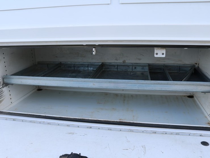 2013-chevrolet-3500-image-23