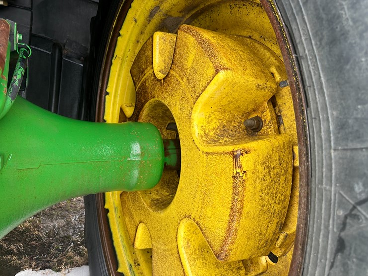 john-deere-8330-image-11