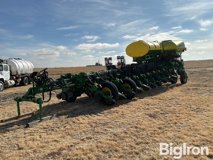 2016-john-deere-1775nt-image-1