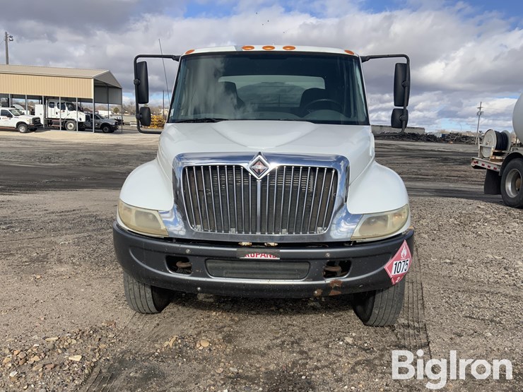 2003-international-durastar-4300-image-2