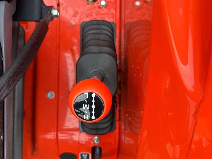 2025-kubota-l4060d-42hp-4wd-utility-loader-tractor-image-27