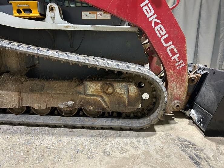 2021-takeuchi-tl12v2-image-14