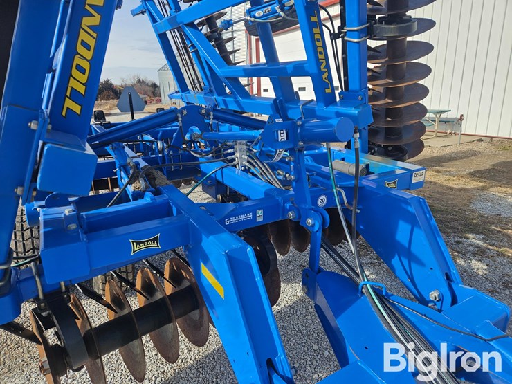 2011-landoll-7431-26-image-10