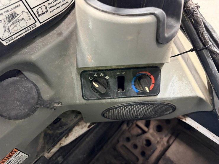 2016-bobcat-t870-image-53