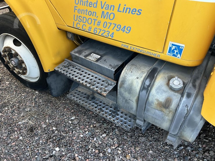 2001-international-4700-image-24