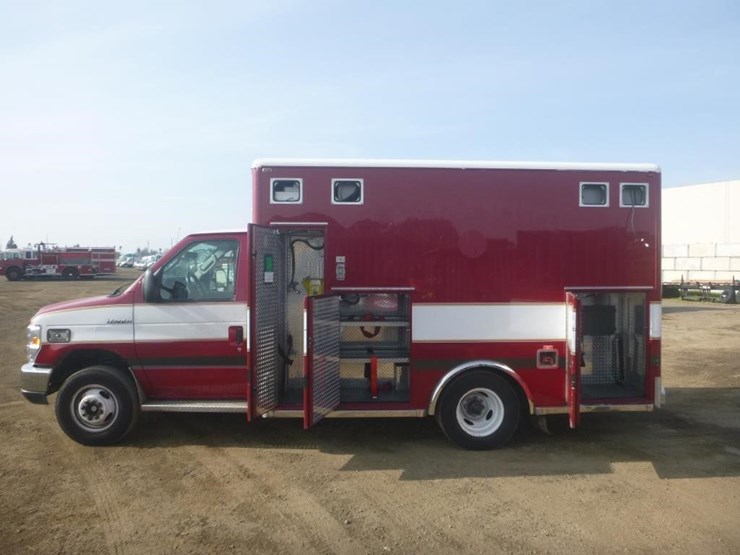 2017-ford-e350-image-5