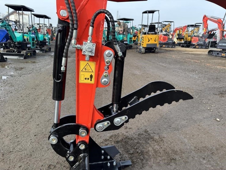 2025-tpm-18k-hydraulic-excavator-image-13