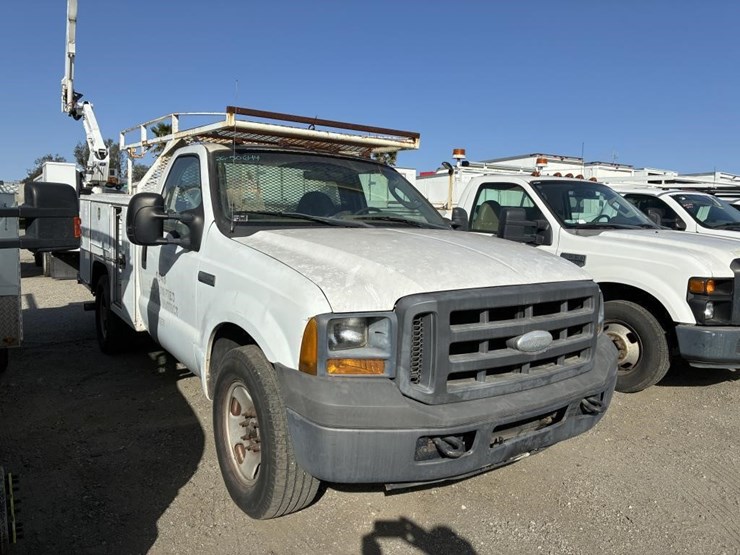 2005-ford-f350-image-2