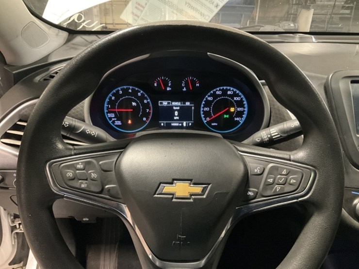 2017-chevrolet-malibu-ls-sdn-image-17