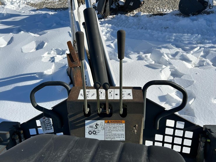 bobcat-bh709-skid-steer-backhoe-attachment-image-10