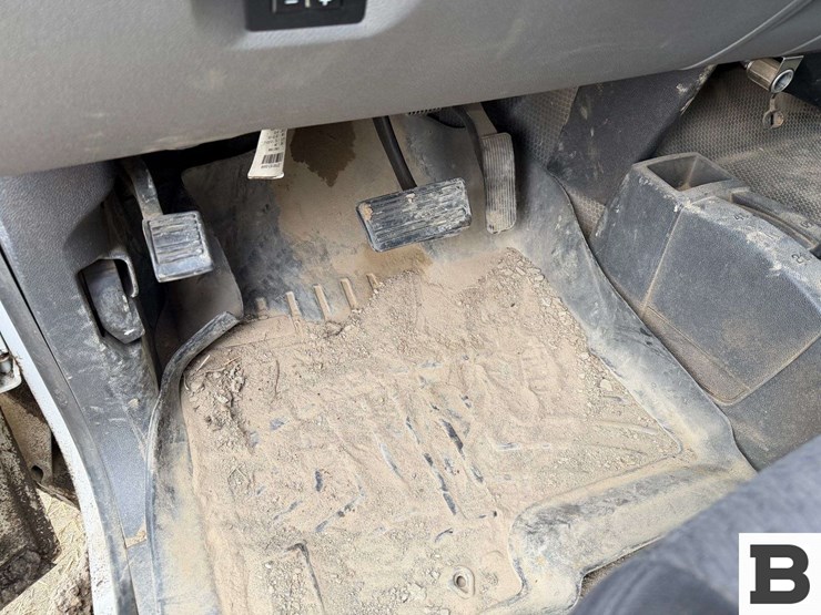 2011-chevrolet-2500-image-15