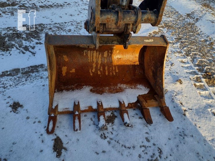 2013-deere-35d-image-14