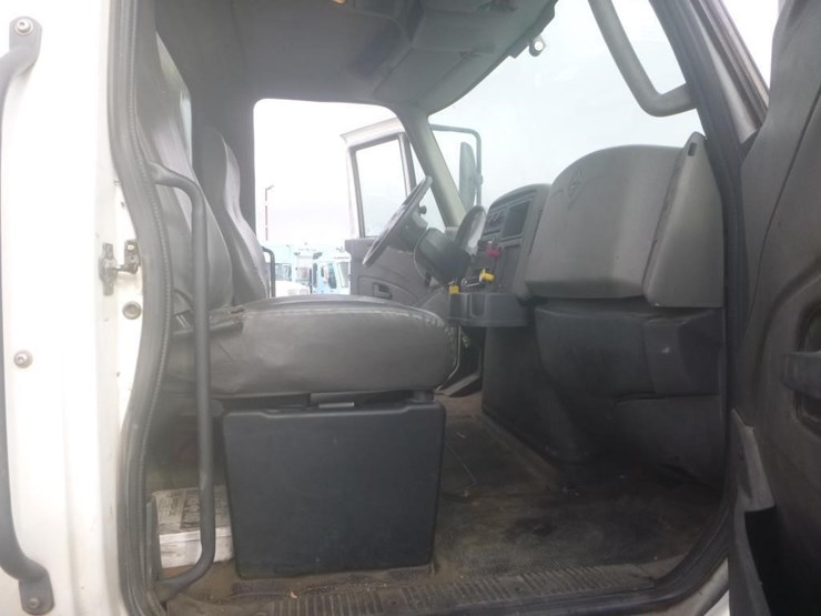 2012-international-durastar-4400-image-11
