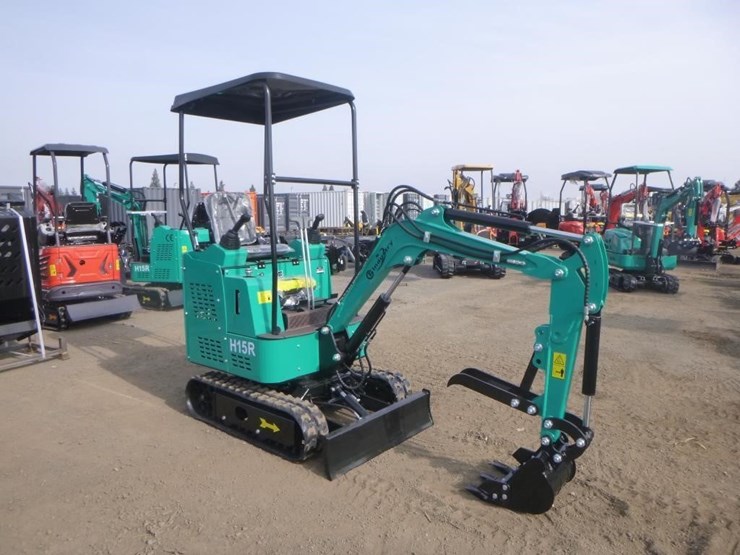 2025-agt-h15r-hydraulic-excavator-image-2