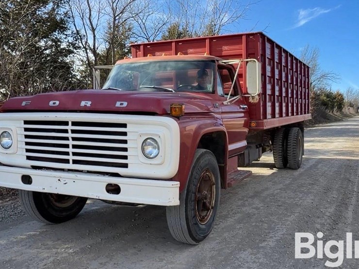 1975-ford-f700-image-14