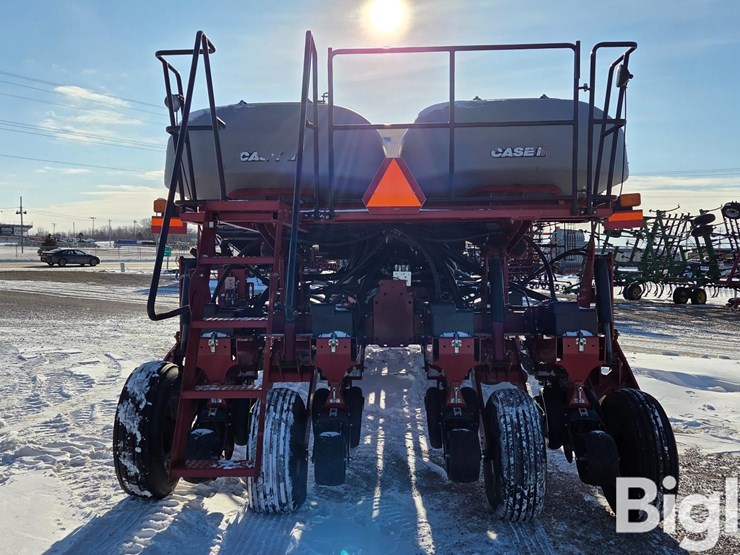 2014-case-ih-1255-image-6