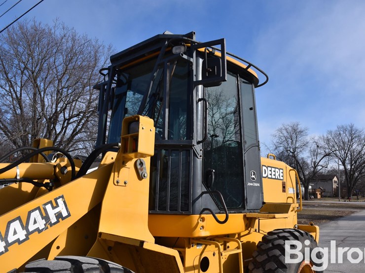 2003-john-deere-444h-image-14