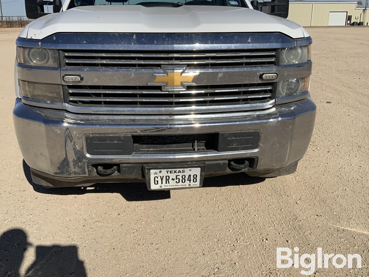 2016-chevrolet-3500-image-12