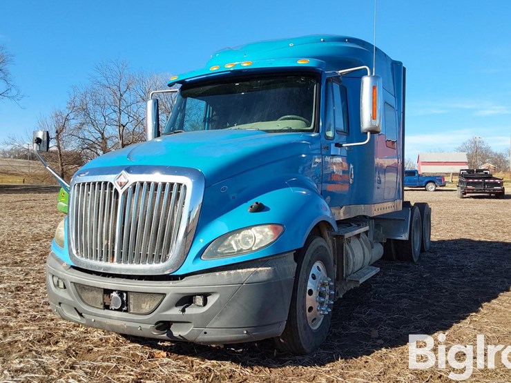 2014-international-prostar-image-1