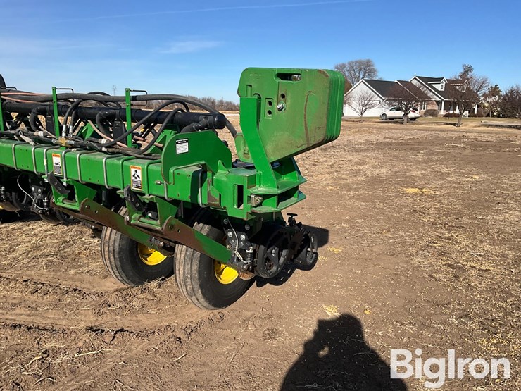 2006-john-deere-1770nt-ccs-image-9