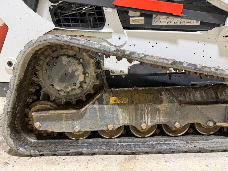 2023-bobcat-t770-image-16