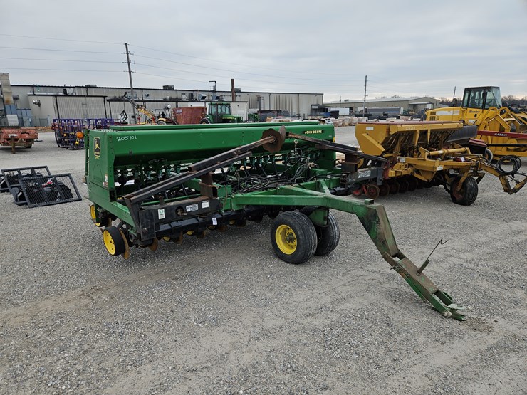 john-deere-750-image-1