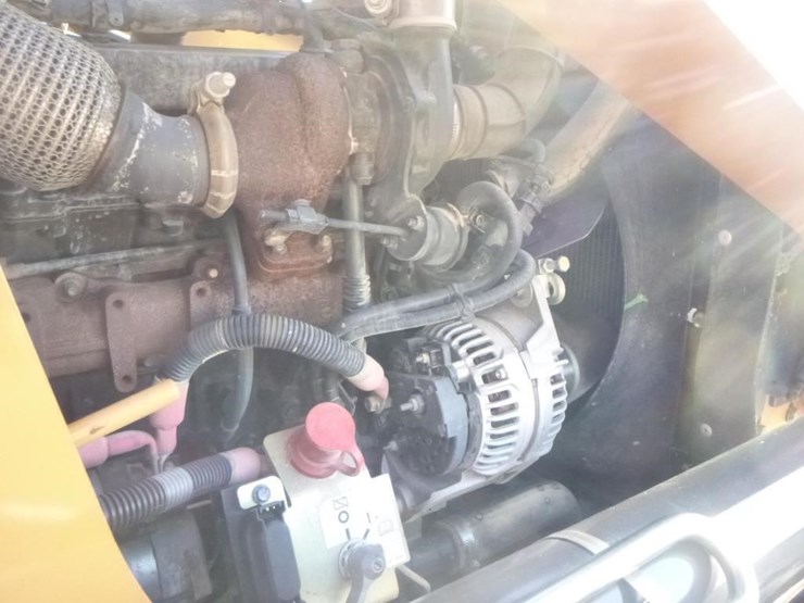 2018-case-580sn-image-44