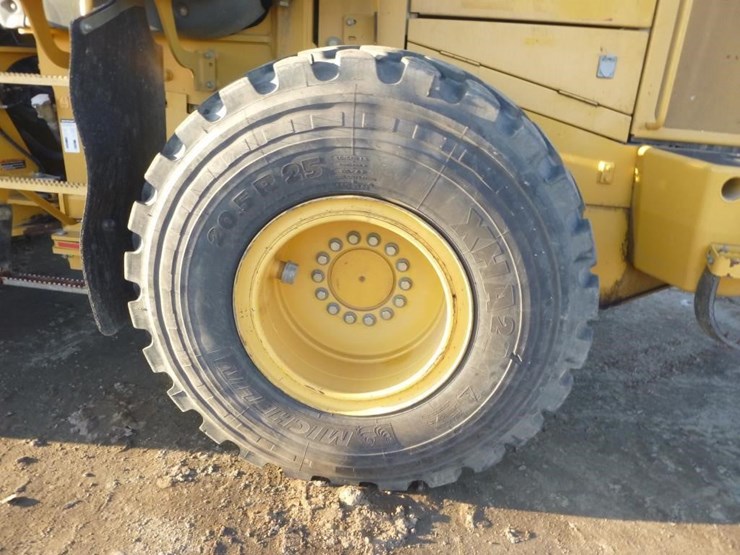 2005-deere-624j-image-37