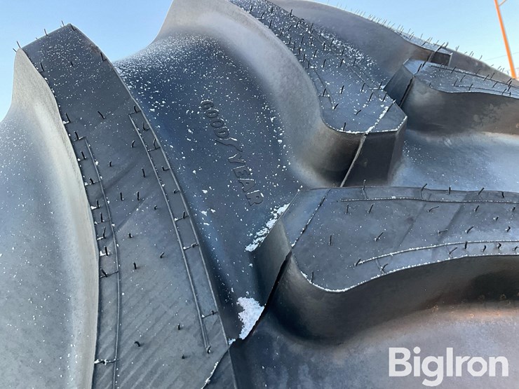 2025-john-deere-600r-image-13