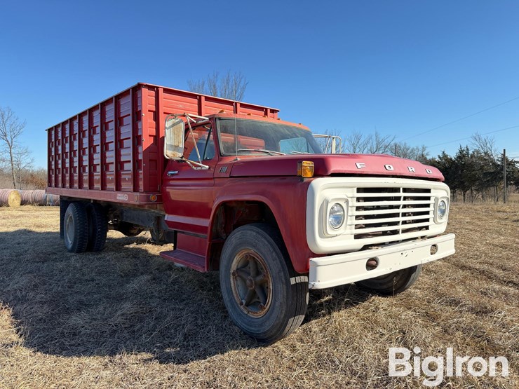 1975-ford-f700-image-4