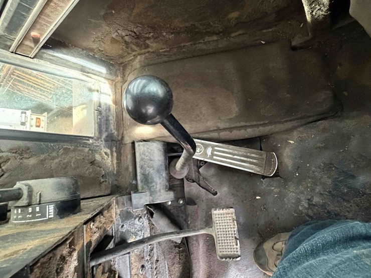 1979-versatile-835-image-51