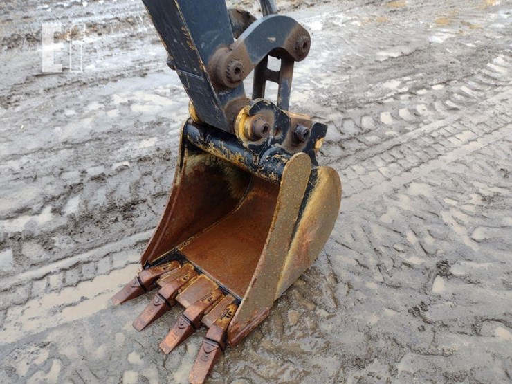 2023-deere-30g-image-19