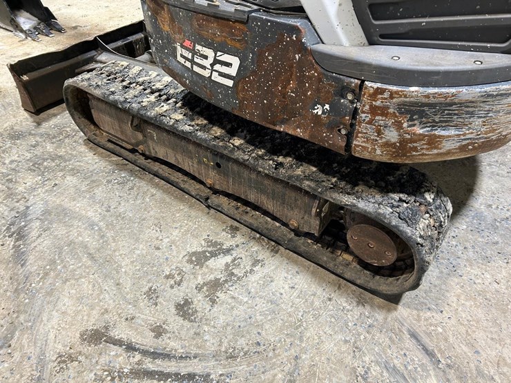 2017-bobcat-e32i-image-14