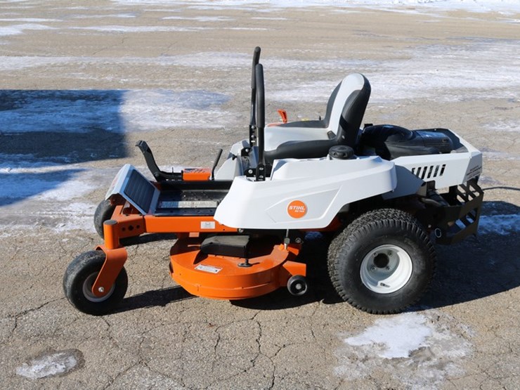 #4128-•-stihl-rz142-zero-turn-mower-image-4