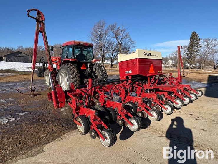 international-900-cyclo-air-image-7