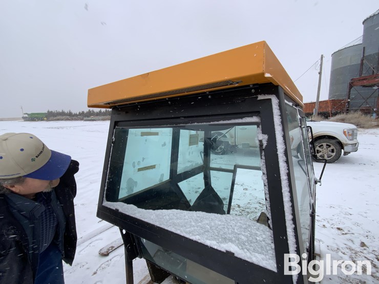 valmet-tractor-cab-&-hood-image-9