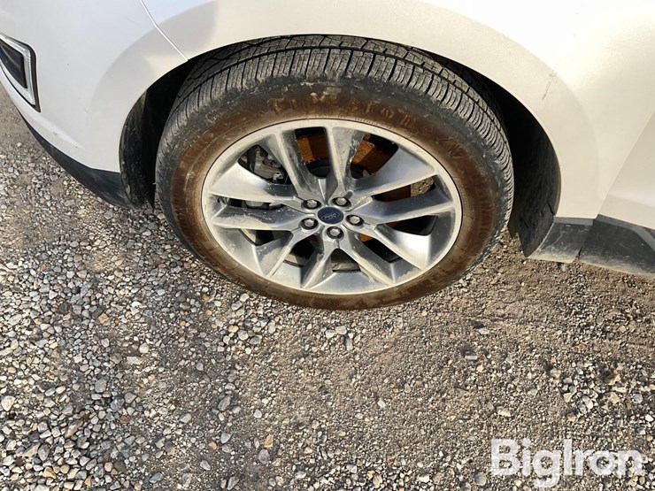 2016-ford-edge-titanium-image-18