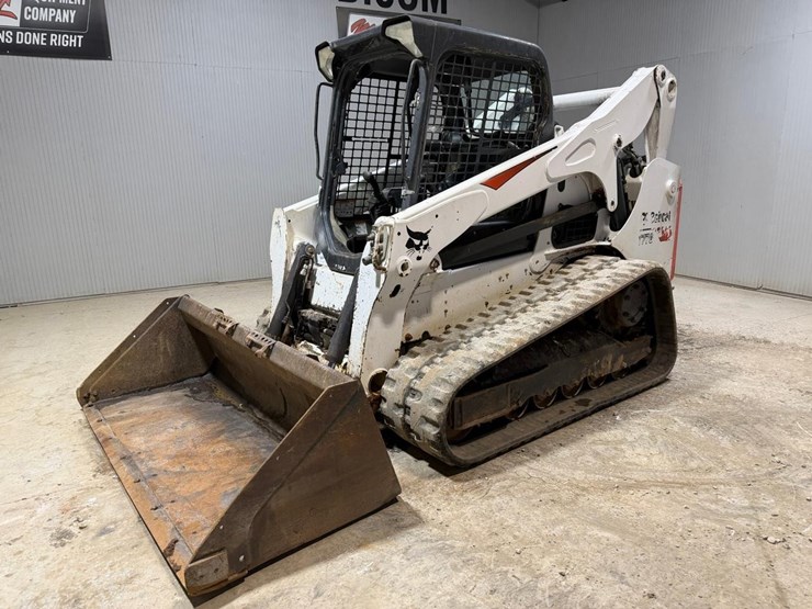 2017-bobcat-t770-image-2
