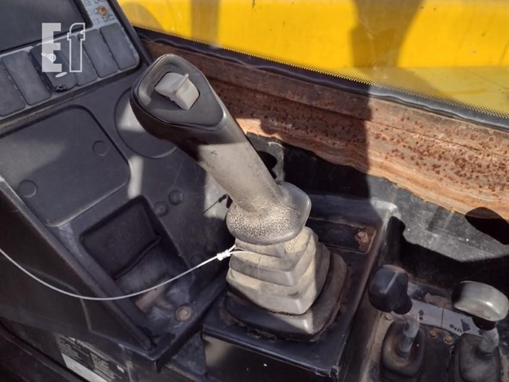 2017-jcb-510-42-image-8