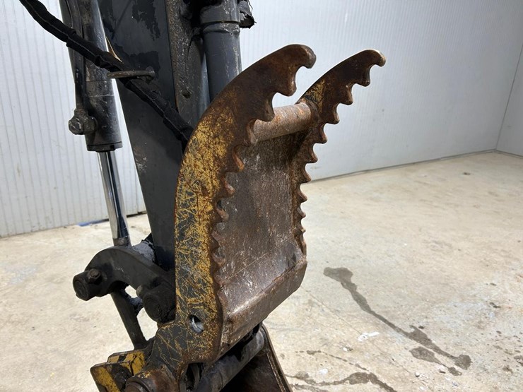 2017-deere-30g-image-9