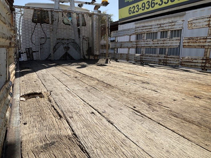 2002-sterling-lt9500-image-11