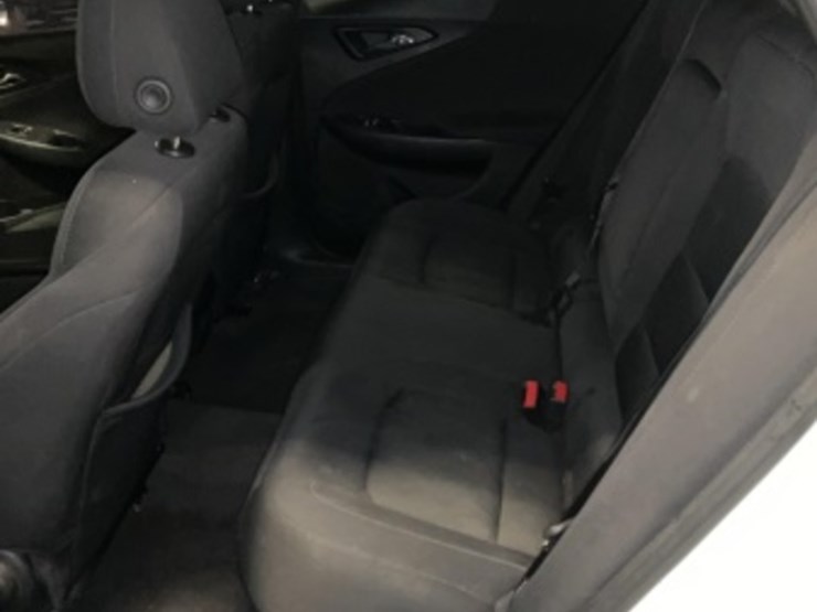 2017-chevrolet-malibu-ls-sdn-image-25