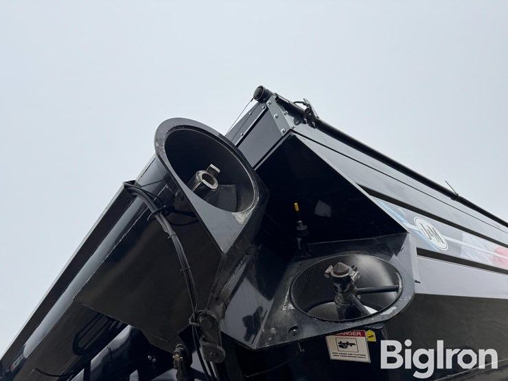 2020-j&m-875-image-17