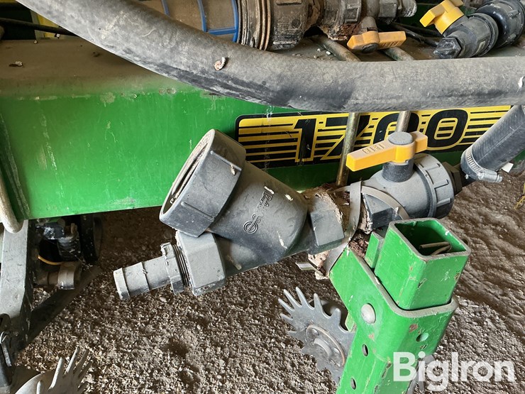 2005-john-deere-1700-image-16