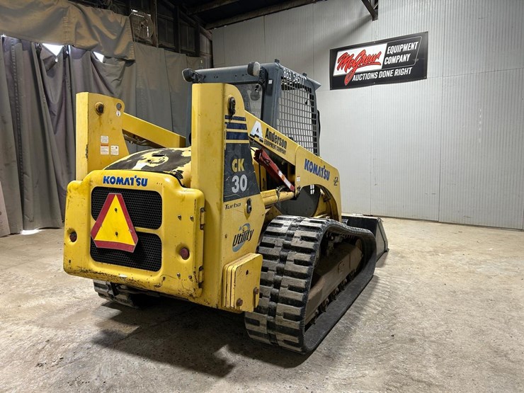 komatsu-ck30-skid-steer-loader-image-3